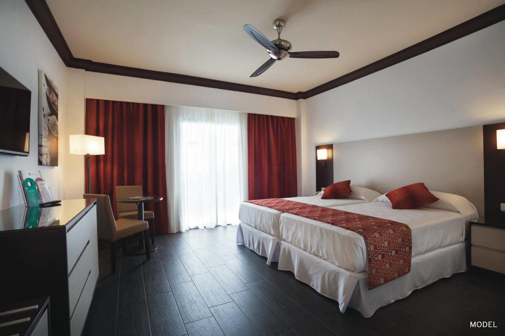 Hotel Riu Monica - Adults Only نيرخا المظهر الخارجي الصورة
